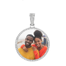 Load image into Gallery viewer, Custom 3D Round Photo Pendant